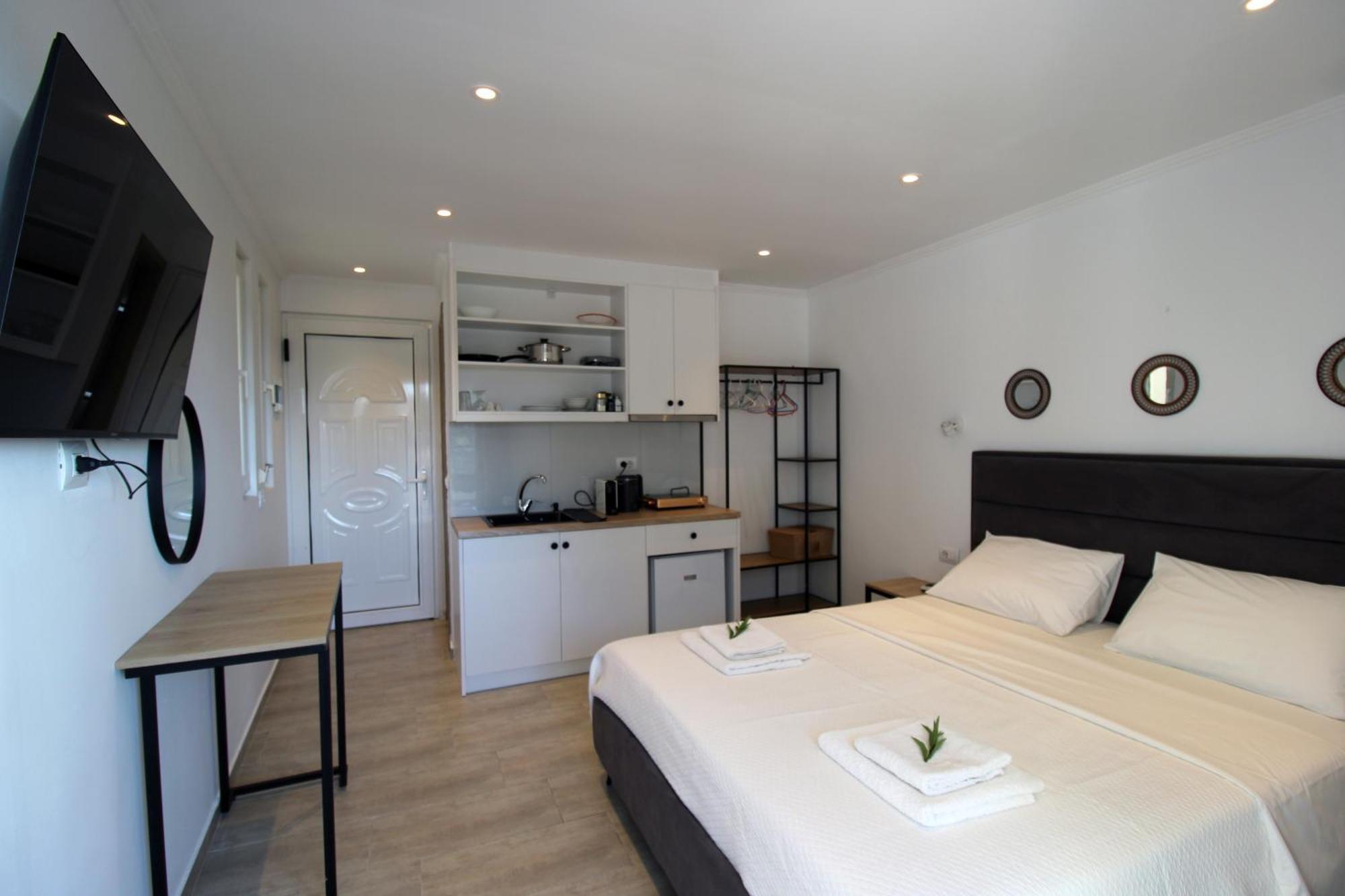 Melina'S Seaside Retreat Aparthotel Ксамил Екстериор снимка